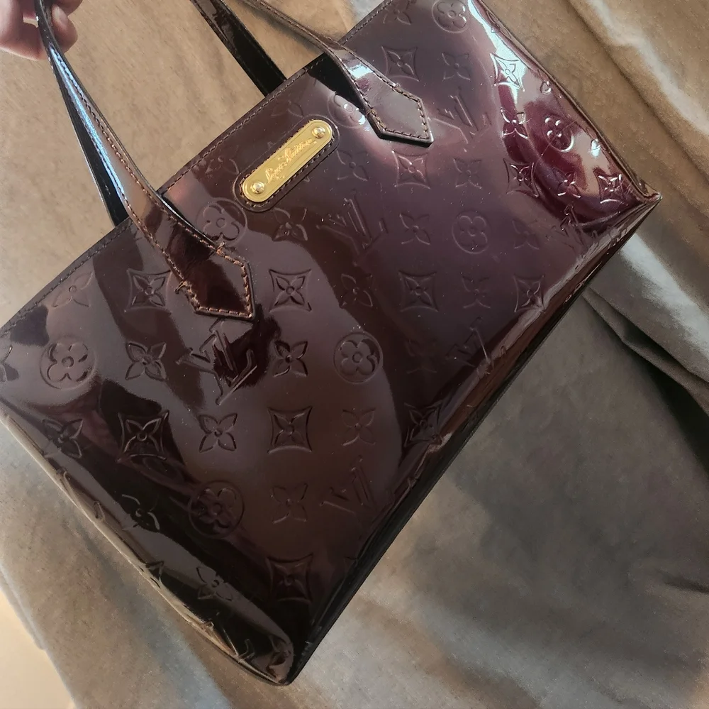 Louis Vuitton Amarante Monogram Vernis Wilshire PM Handbag